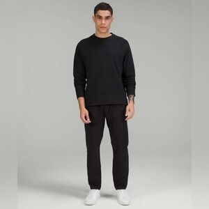 Lululemon Utilitech Pull-On Classic-Fit Pant Size
Medium Black Color